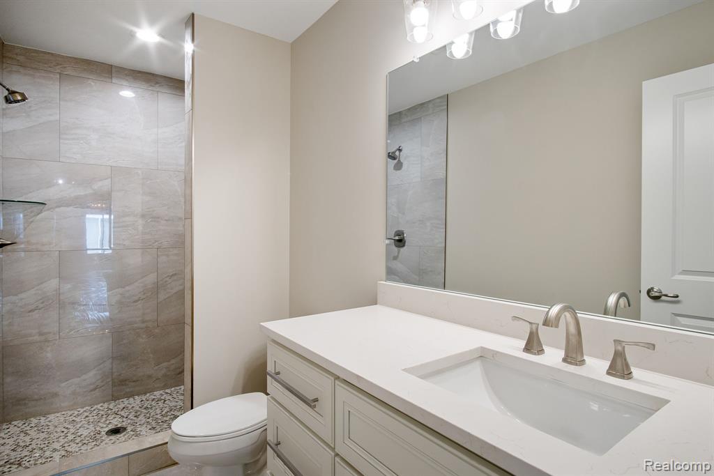 54630 Brenda Drive, Macomb, MI 48042 — Photo 40