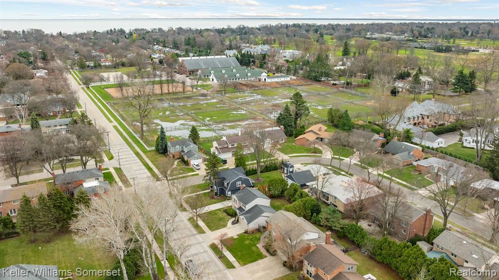 839 COOK Road, Grosse Pointe Woods, MI 48236 — Photo 37