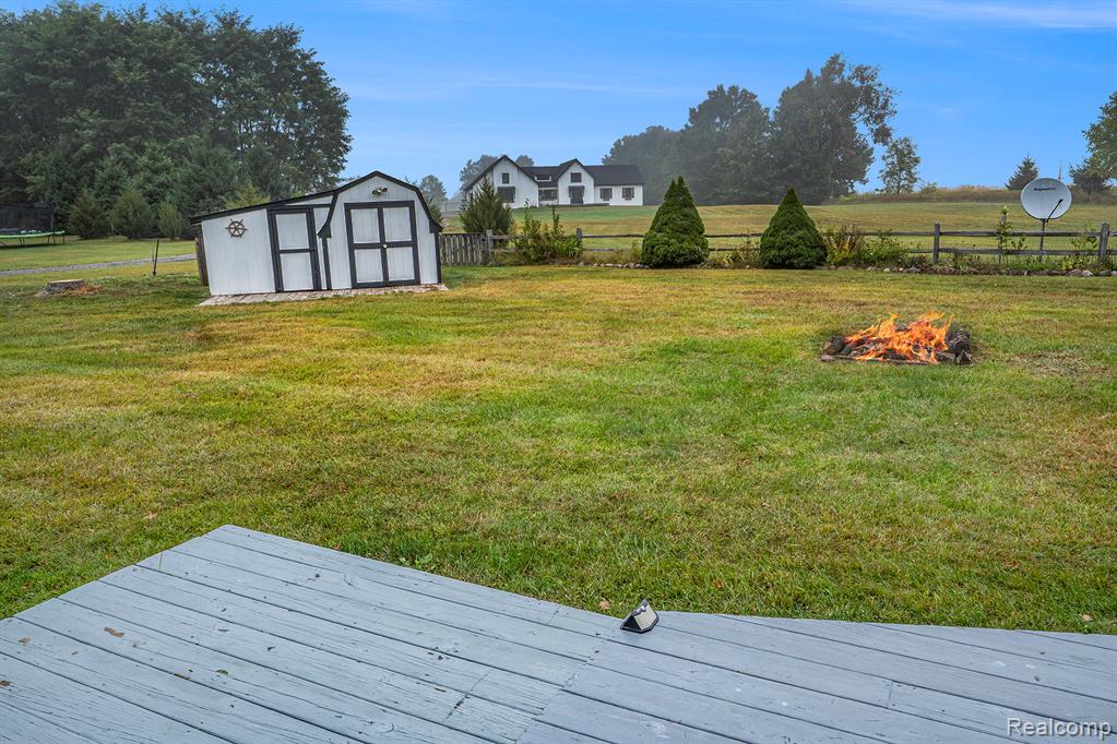 9445 E Lehring Road, Durand, MI 48429 — Photo 16
