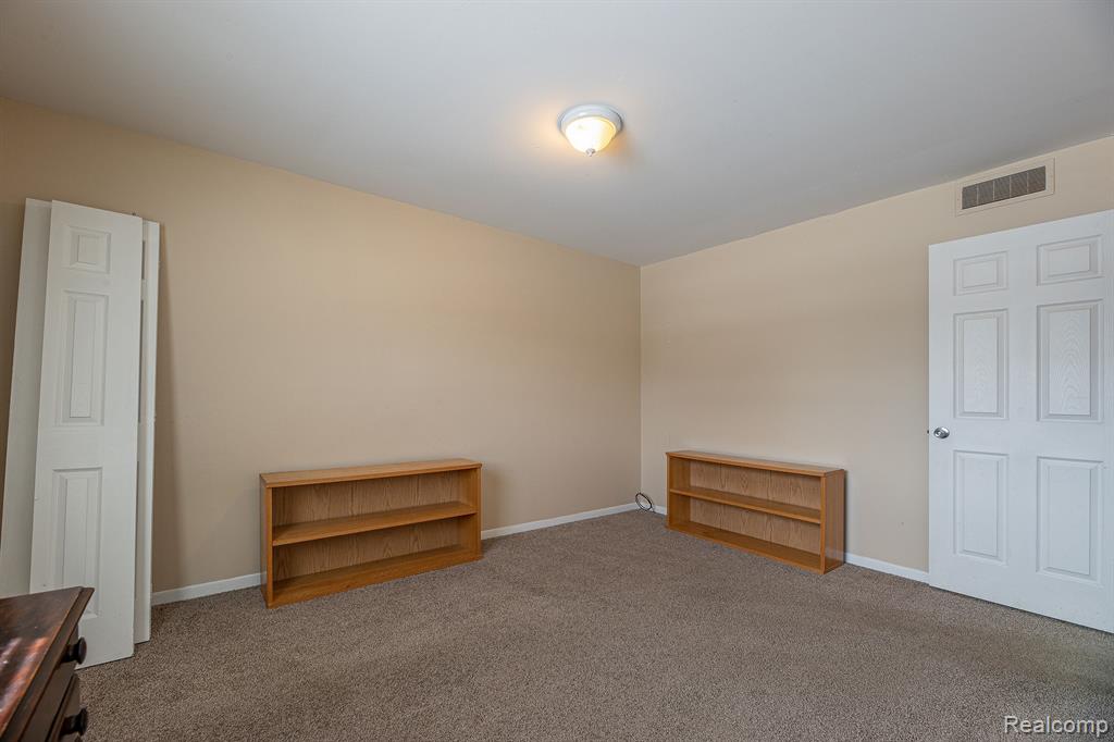 5123 MILL WHEEL Drive, Grand Blanc, MI 48439 — Photo 18