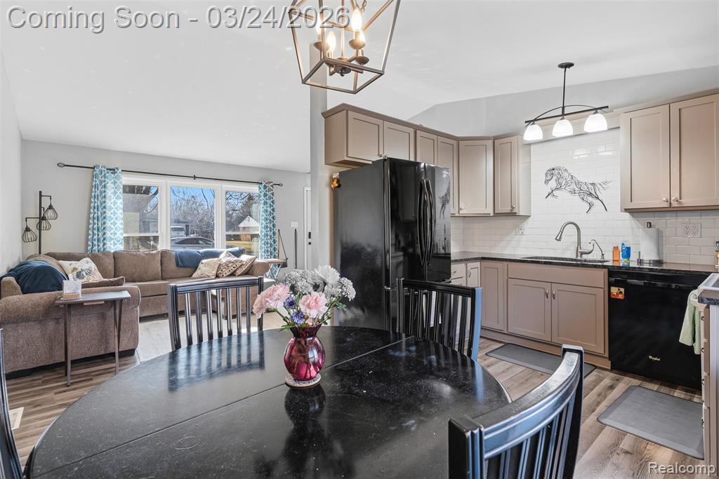 716 Joyceil Drive, Waterford, MI 48328 — Photo 21