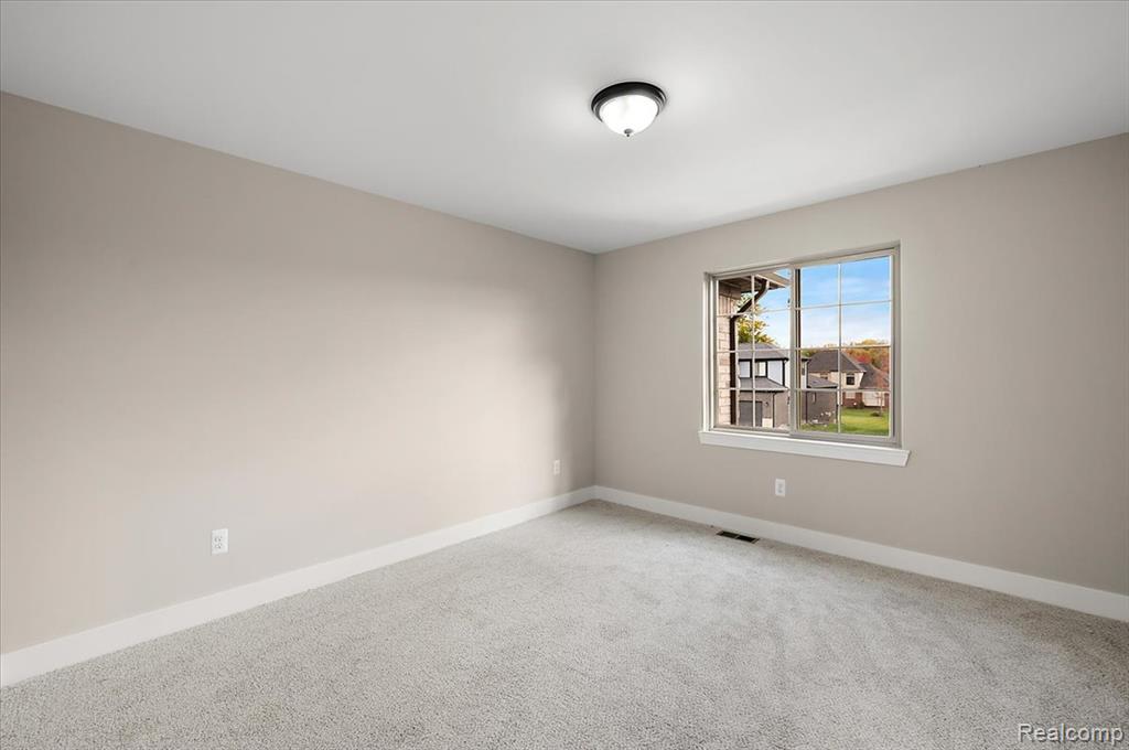 50437 MISTWOOD Drive, Macomb, MI 48042 — Photo 38
