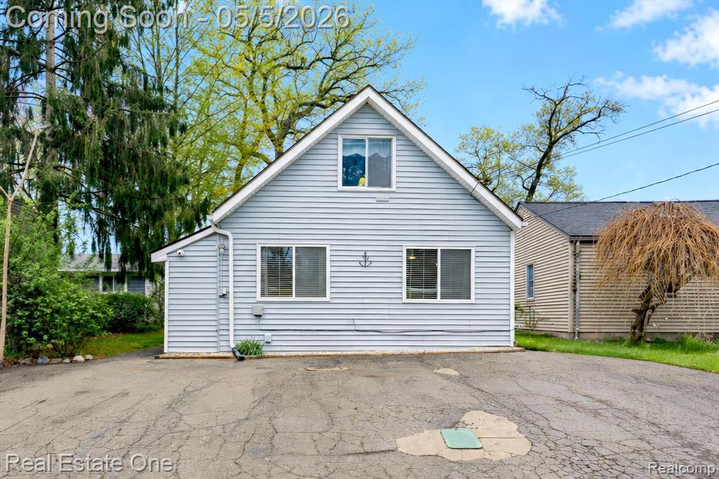 9590 Roundlake Boulevard, White Lake, MI — Photo 2