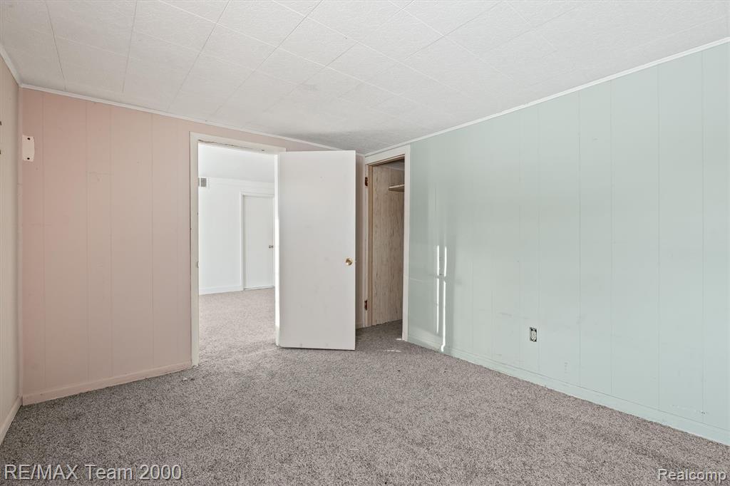 5526 SYLVIA Street, Dearborn Heights, MI 48125 — Photo 7
