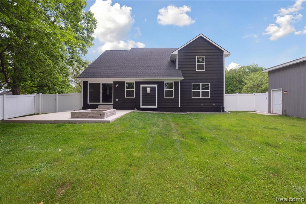 595 BRIGHTON LAKE RD, Brighton, MI 48116 — Photo 48