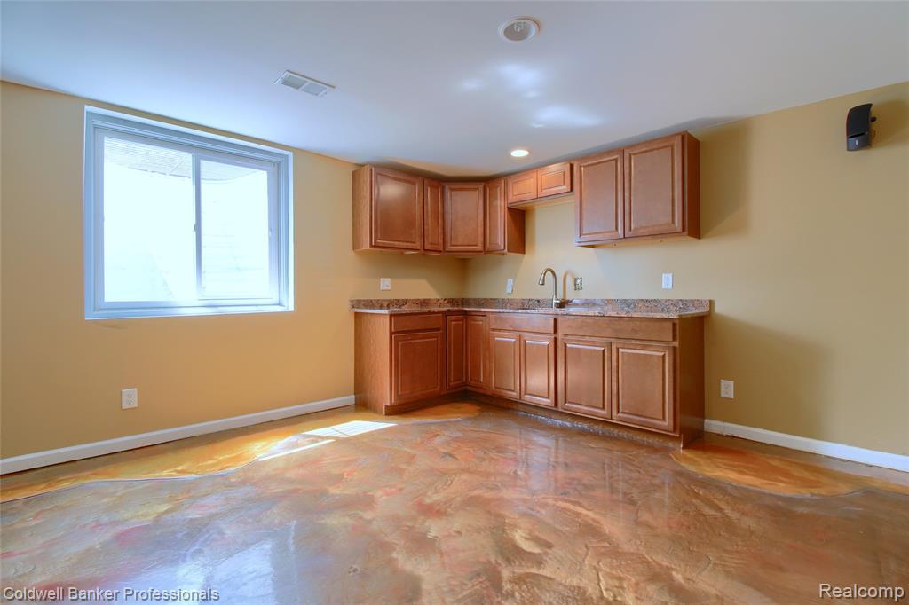 701 Montclair Street, Detroit, MI 48214 — Photo 32