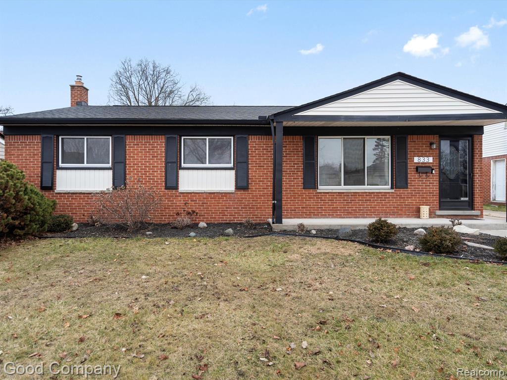 833 TANGLEWOOD Drive, Madison Heights, MI 48071 — front exterior