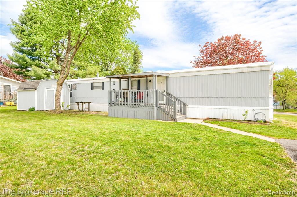 4441 Beechwood, Clarkston, MI — Photo 2