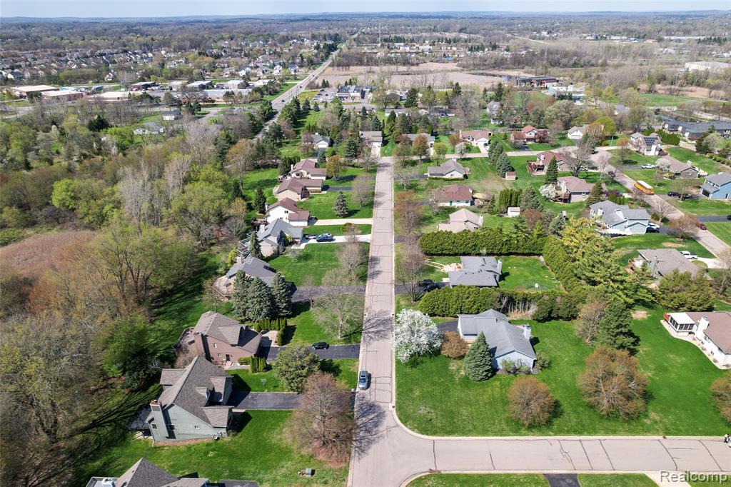 461 Alexander Drive, Commerce Twp, MI 48390 — Photo 48
