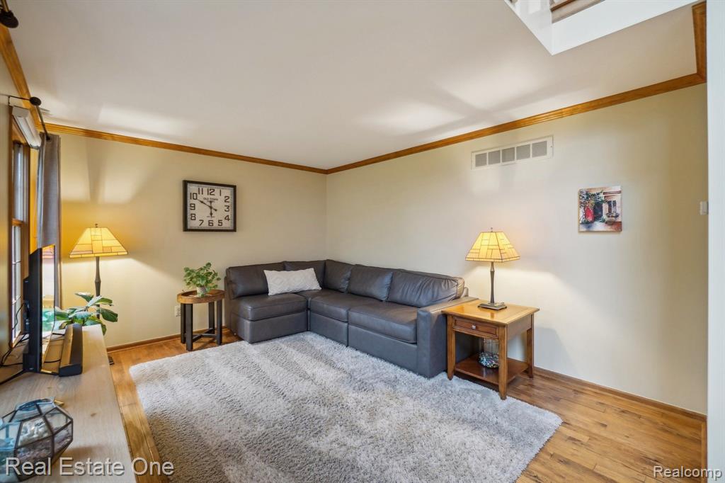11175 SAND CRANE Way, South Lyon, MI 48178 — Photo 6