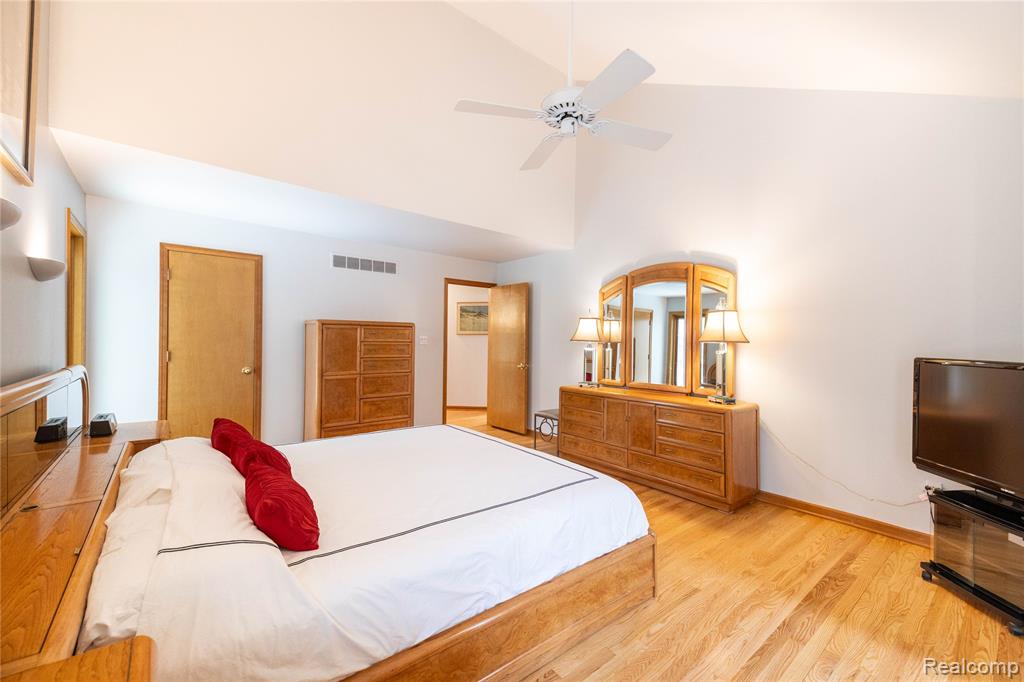 29462 East River Road, Grosse Ile, MI 48138 — Photo 29