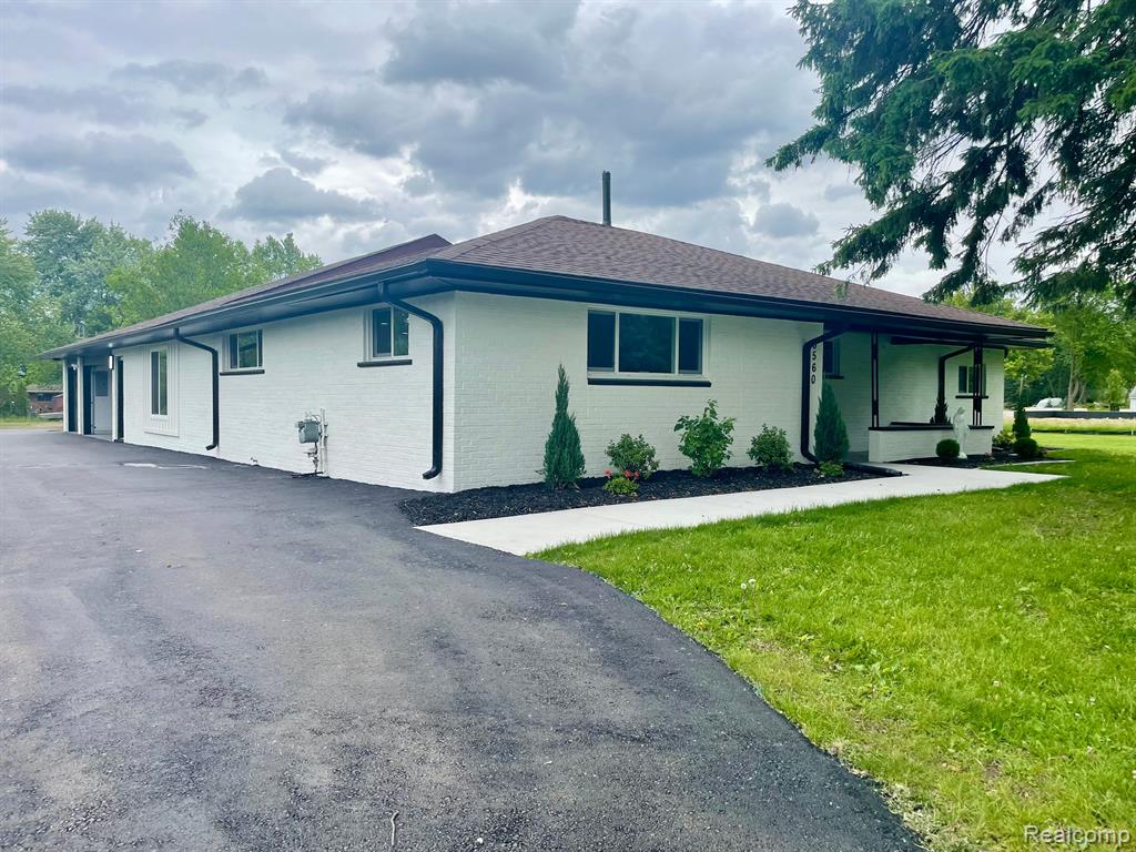 6560 NORTON Drive, Troy, MI 48085 — Photo 2