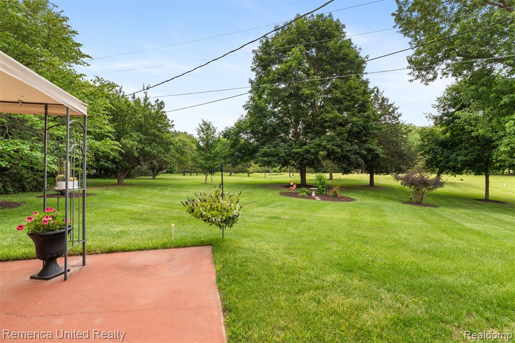 8763 Bishop Road, Brighton, MI 48116 — Photo 24