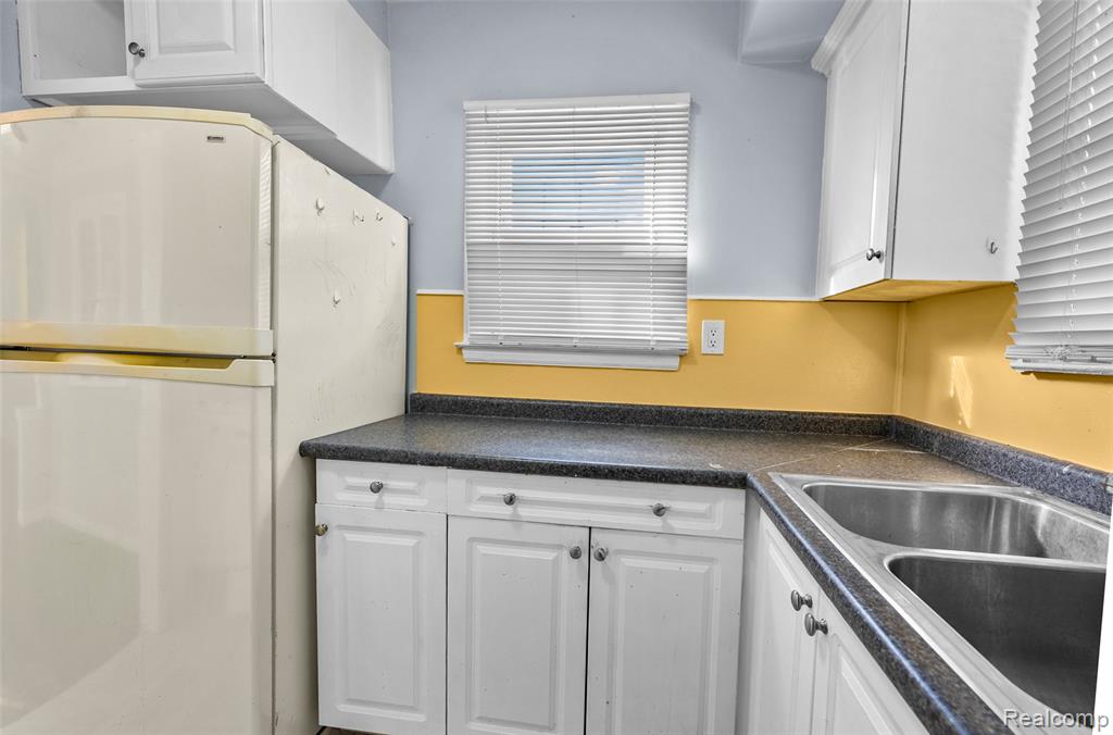 12203 Grandmont Avenue, Detroit, MI 48227 — Photo 15