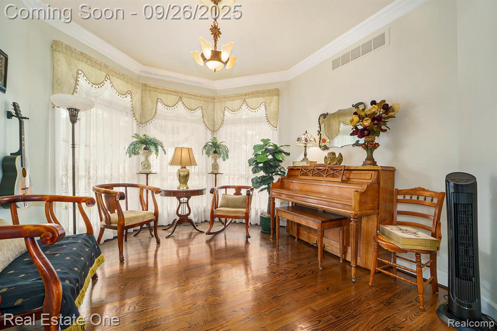 6764 Redford Circle, Troy, MI 48085 — Photo 16