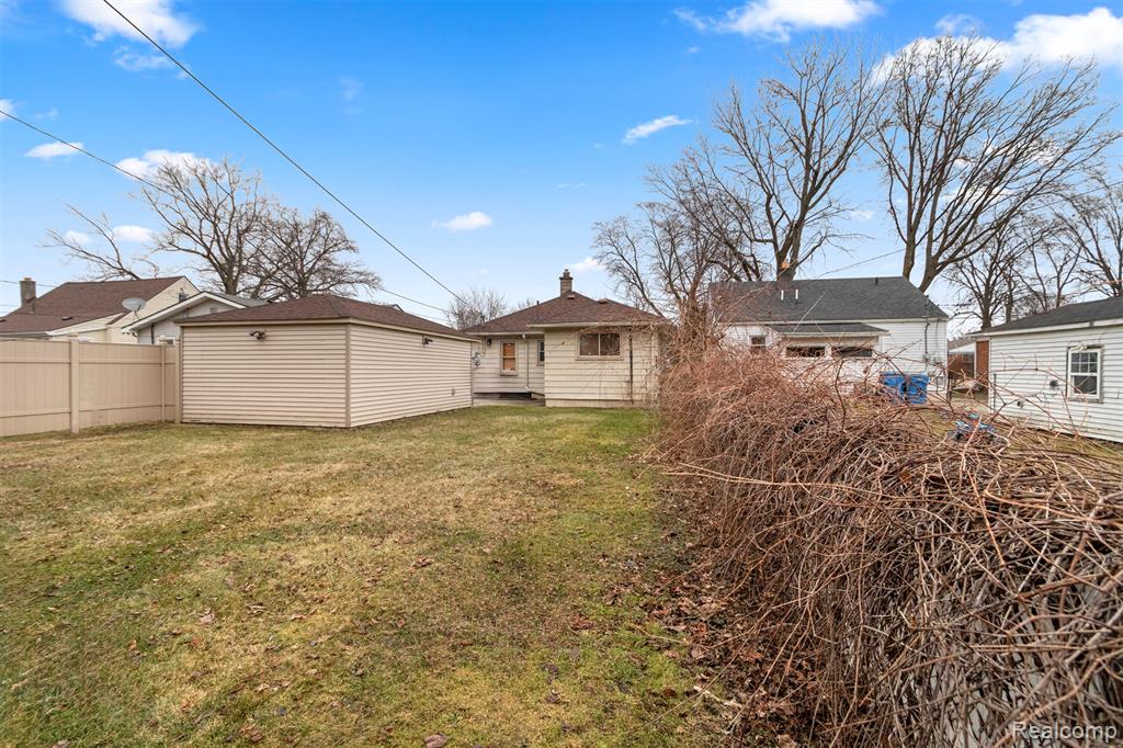 5939 Robindale Avenue, Dearborn Heights, MI 48127 — Photo 24
