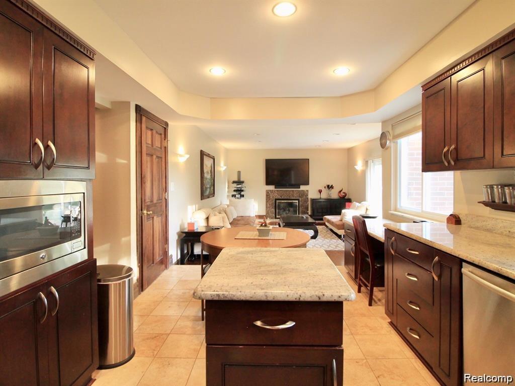 5363 English Drive, Troy, MI 48085 — Photo 11