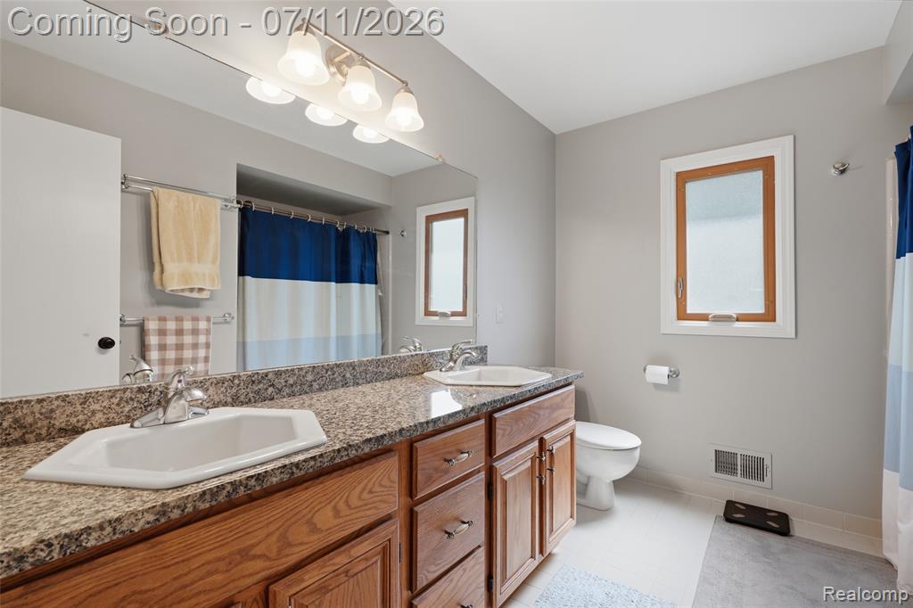 54856 Whitby Way, Shelby Twp, MI 48316 — Photo 34