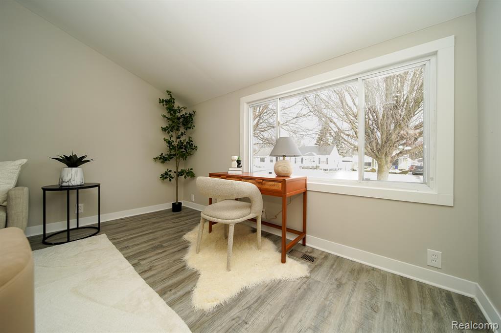 19348 Woodcrest Street, Harper Woods, MI 48225 — Photo 12