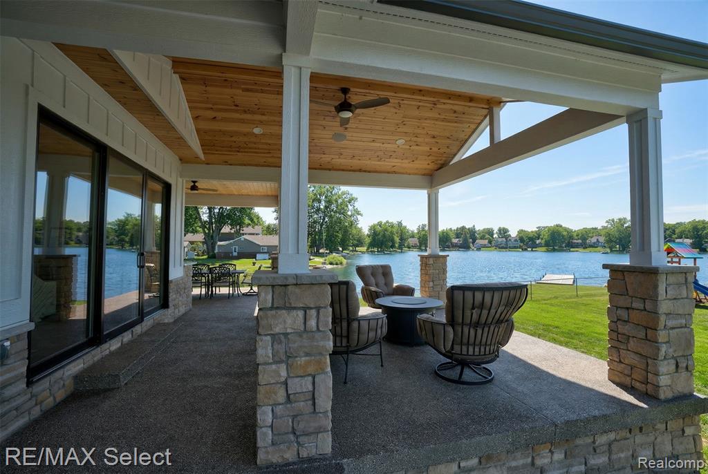 2208 Grove Park Road, Fenton, MI, 48430