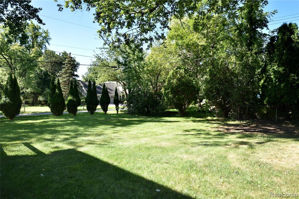 3800 Lakeview Boulevard, Orchard Lake Village, MI 48324 — Photo 38