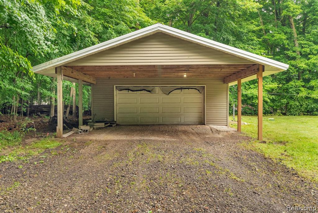 6917 CHASE LAKE Road, Fowlerville, MI 48836 — Photo 51
