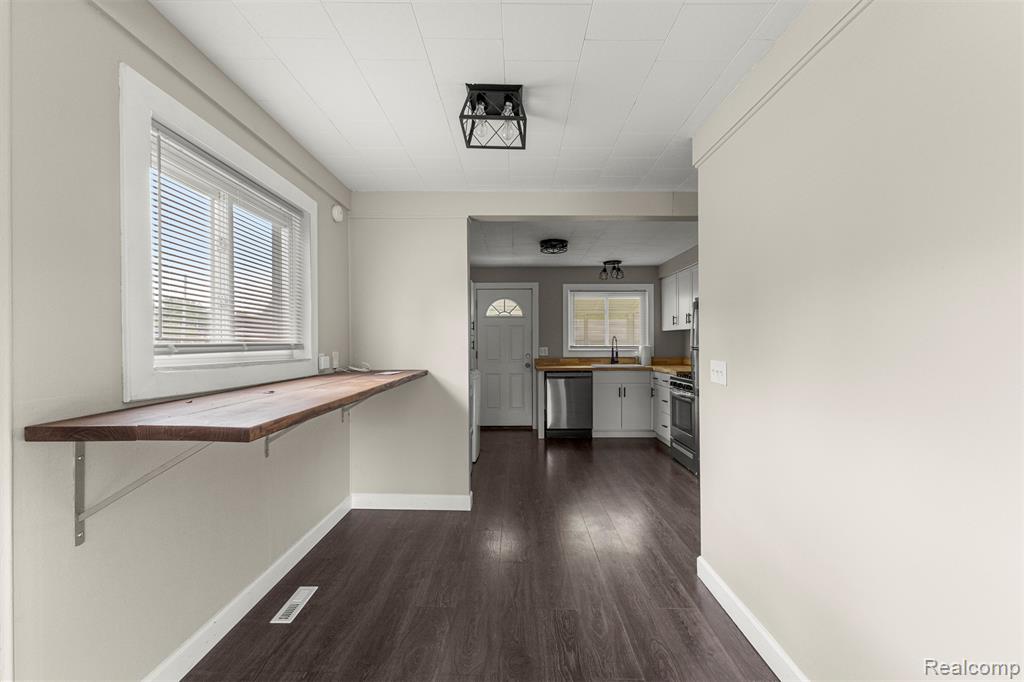 4516 Edgewood Street, Dearborn Heights, MI 48125 — Photo 8