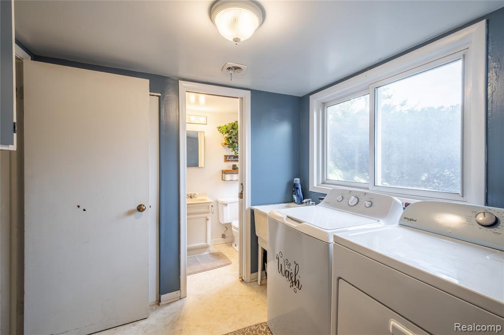 6395 Tanglewood Lane, Grand Blanc, MI 48439 — Photo 12