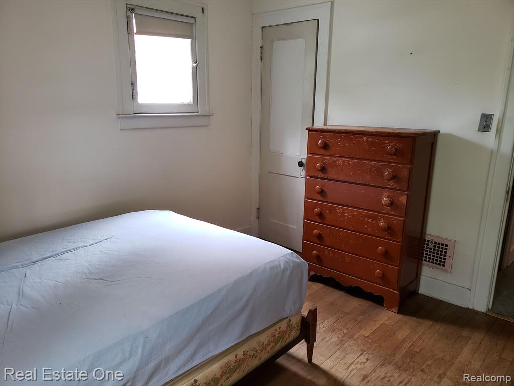 7533 TERNES Street, Dearborn, MI 48126 — Photo 8