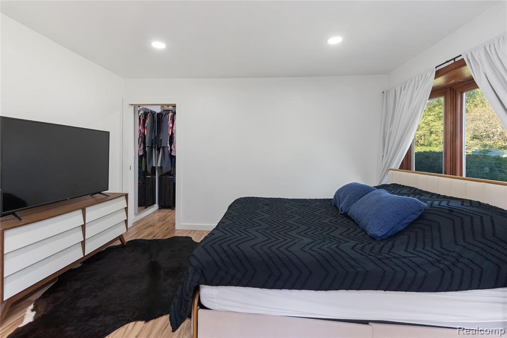 6810 N Territorial Road, Plymouth, MI, 48170