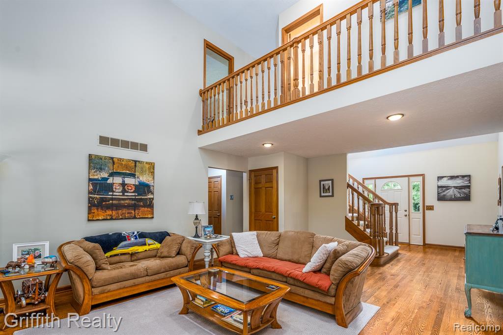 8123 Baypointe Drive, Brighton, MI 48114 — Photo 12