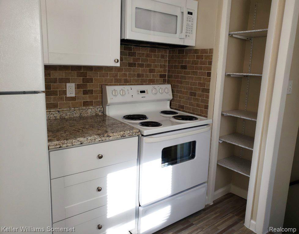 622 E 12 MILE Road, Royal Oak, MI 48073 — Photo 13