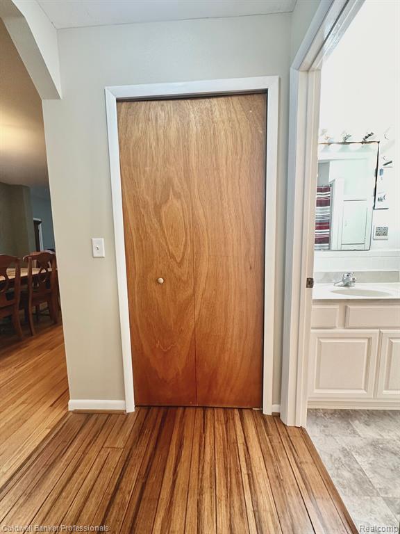 8709 CLARRIDGE Road, Clarkston, MI 48348 — Photo 15