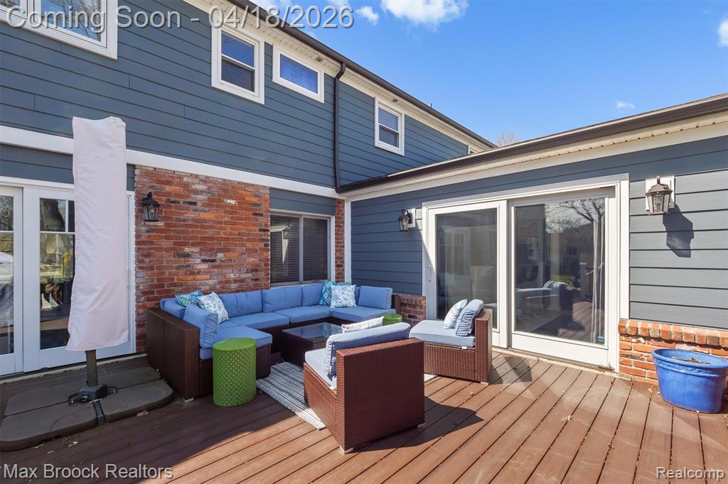 7359 Coach Lane, West Bloomfield, MI — Photo 57