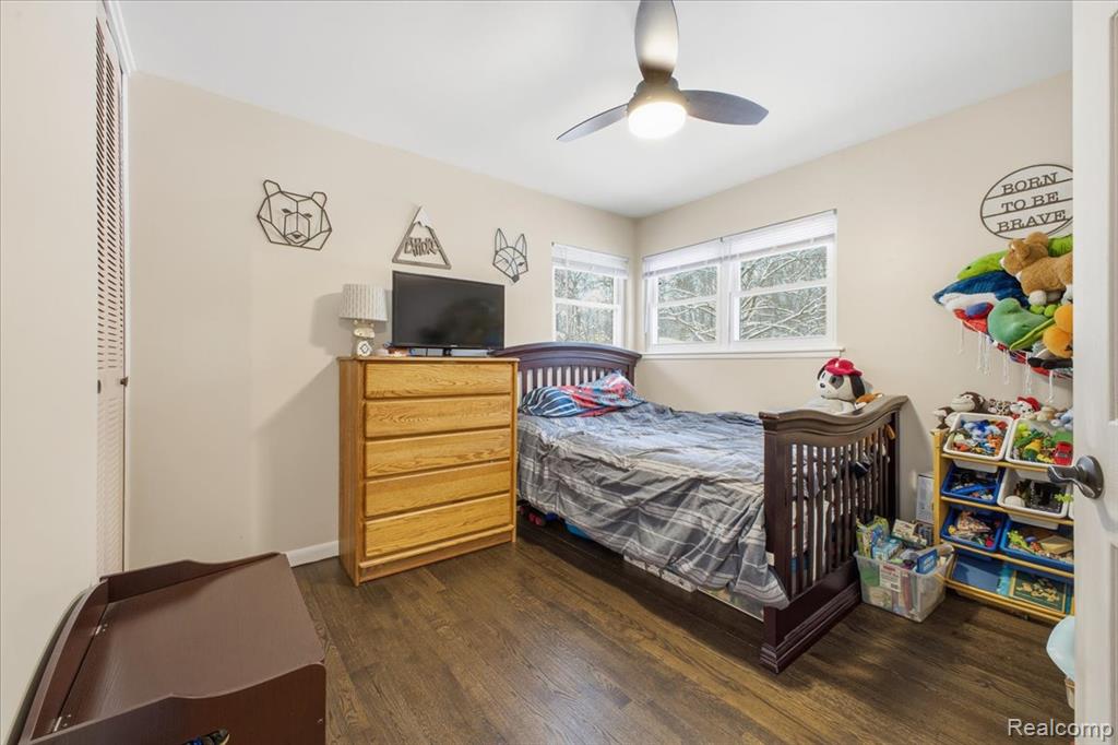 523 Tilmor Drive, Waterford, MI 48328 — Photo 16
