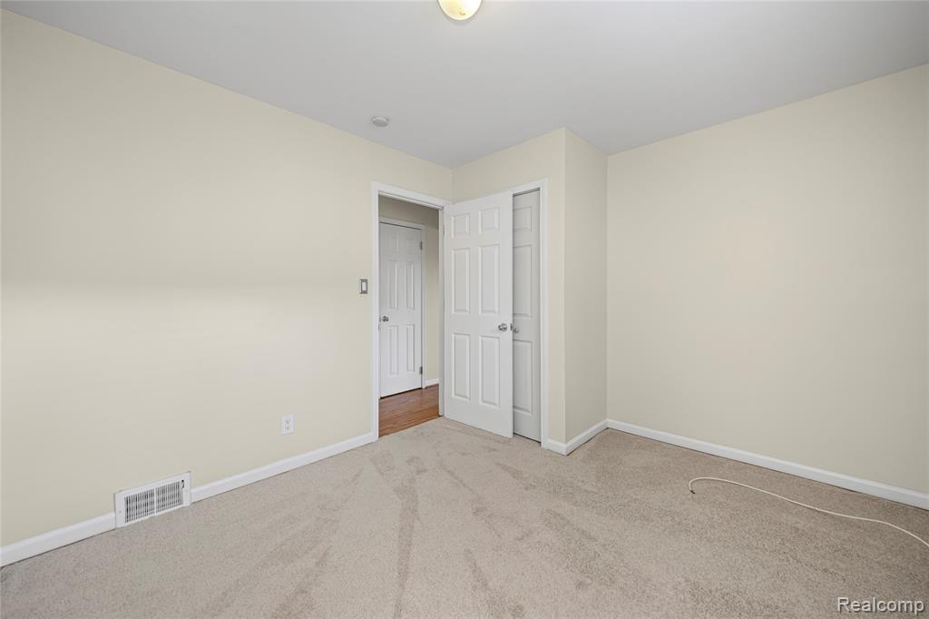 8475 Farnum Avenue, Warren, MI 48093 — Photo 12