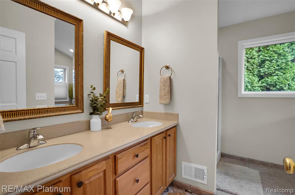 8039 Boulder Ridge Court, Brighton, MI 48116 — Photo 29