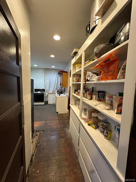 677 ATKINSON Street, Detroit, MI 48202 — Photo 6
