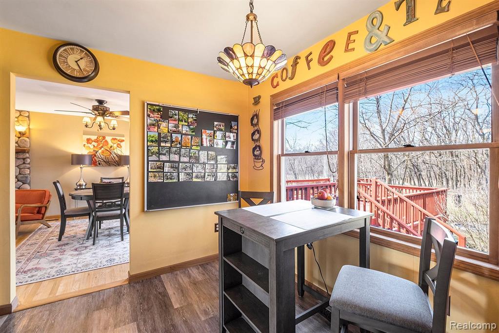 6475 HARTLAND Road, Fenton, MI 48430 — Photo 10