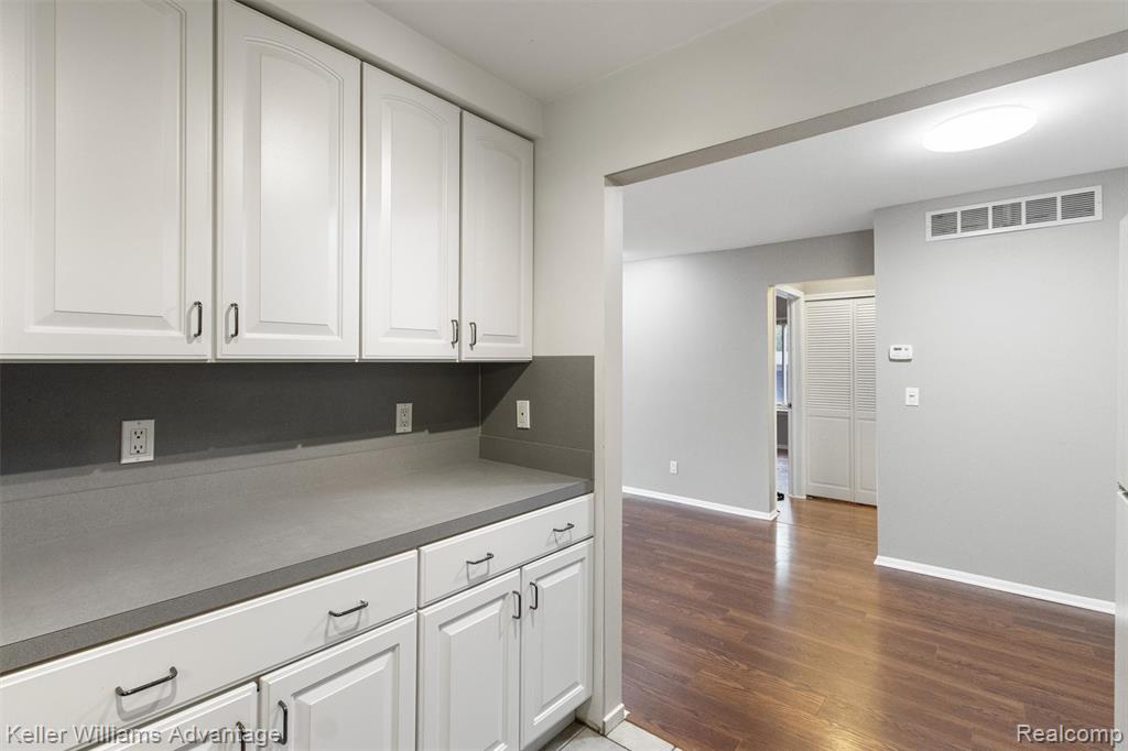 29464 Bobrich Street, 49, Livonia, MI 48152 — Photo 7
