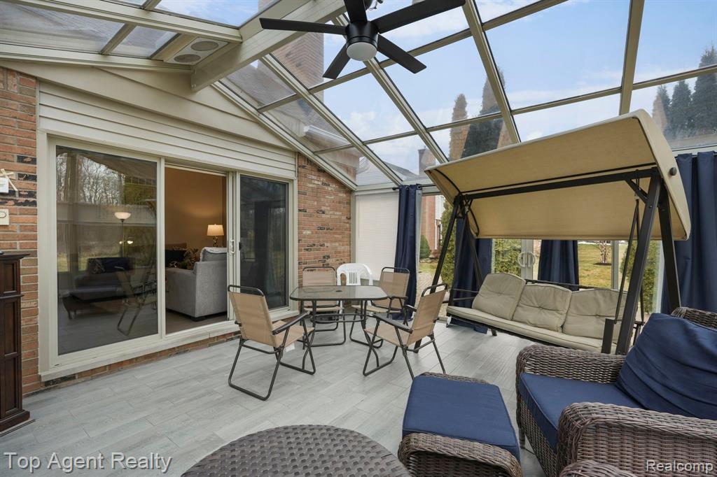 445 LEXINGTON Drive, Rochester Hills, MI 48307 — Photo 38