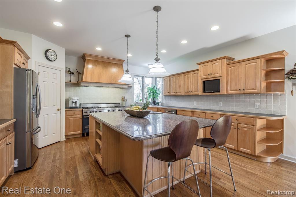 9316 LAKEBLUFF Drive, Clarkston, MI 48348 — Photo 19
