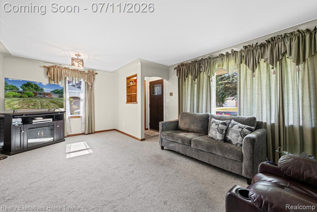 5615 Althea Street, Utica, MI 48316 — Photo 4