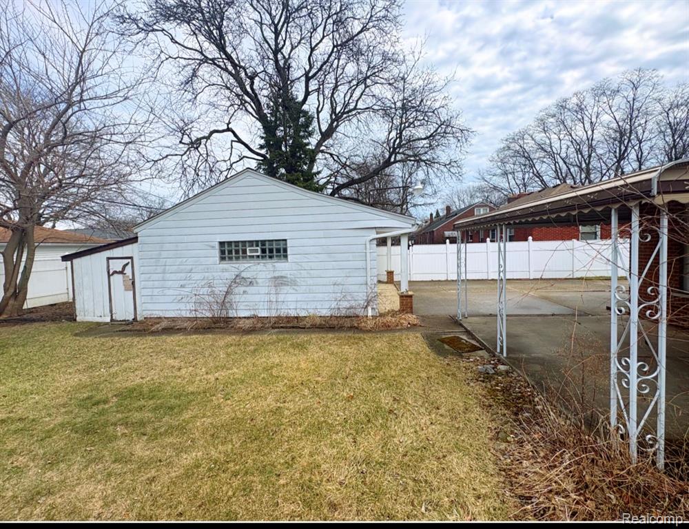 17619 Sprenger Avenue, Eastpointe, MI 48021 — Photo 25