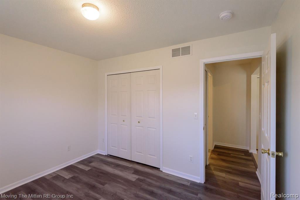 9540 WHEATGRASS Lane, Belleville, MI 48111 — Photo 20