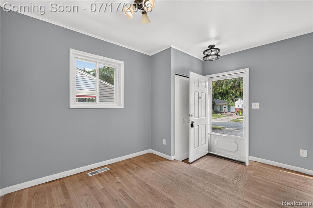 903 Bernie Lane, Madison Heights, MI 48071 — Photo 3