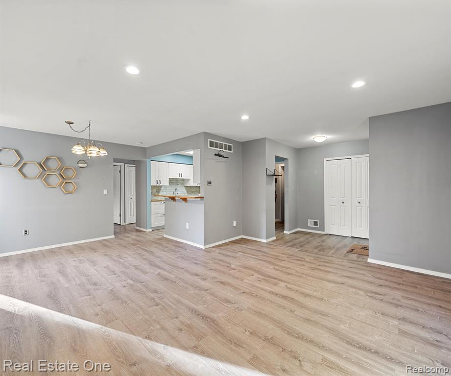 41573 BEDFORD Drive, Canton, MI 48187 — Photo 4