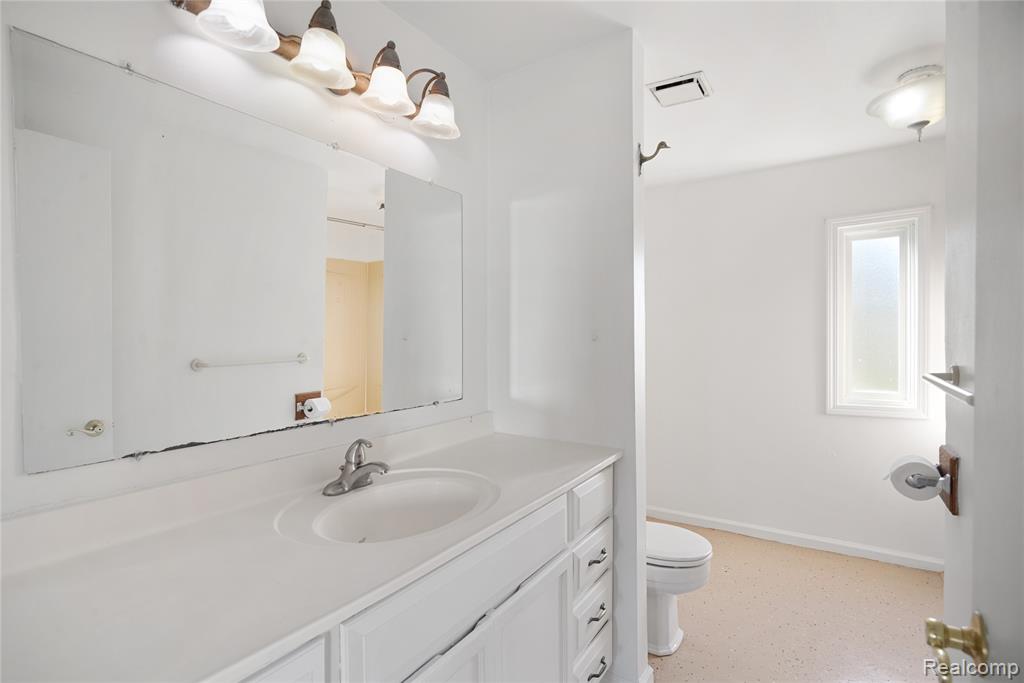825 Smith Street, Monroe, MI 48161 — Photo 19