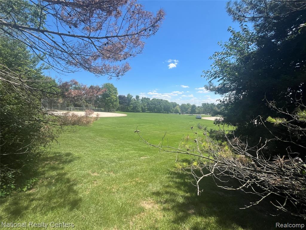 17610 Farmcrest Lane, Northville, MI 48168 — Photo 8