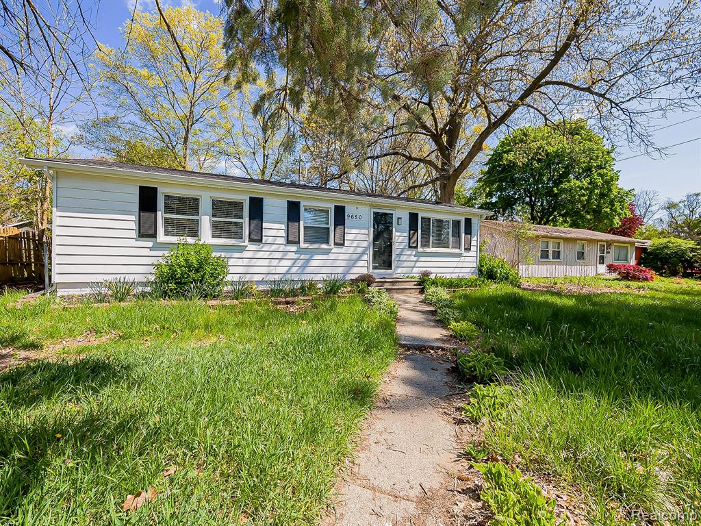 9650 Cooley Lake Road, White Lake, MI — Photo 32